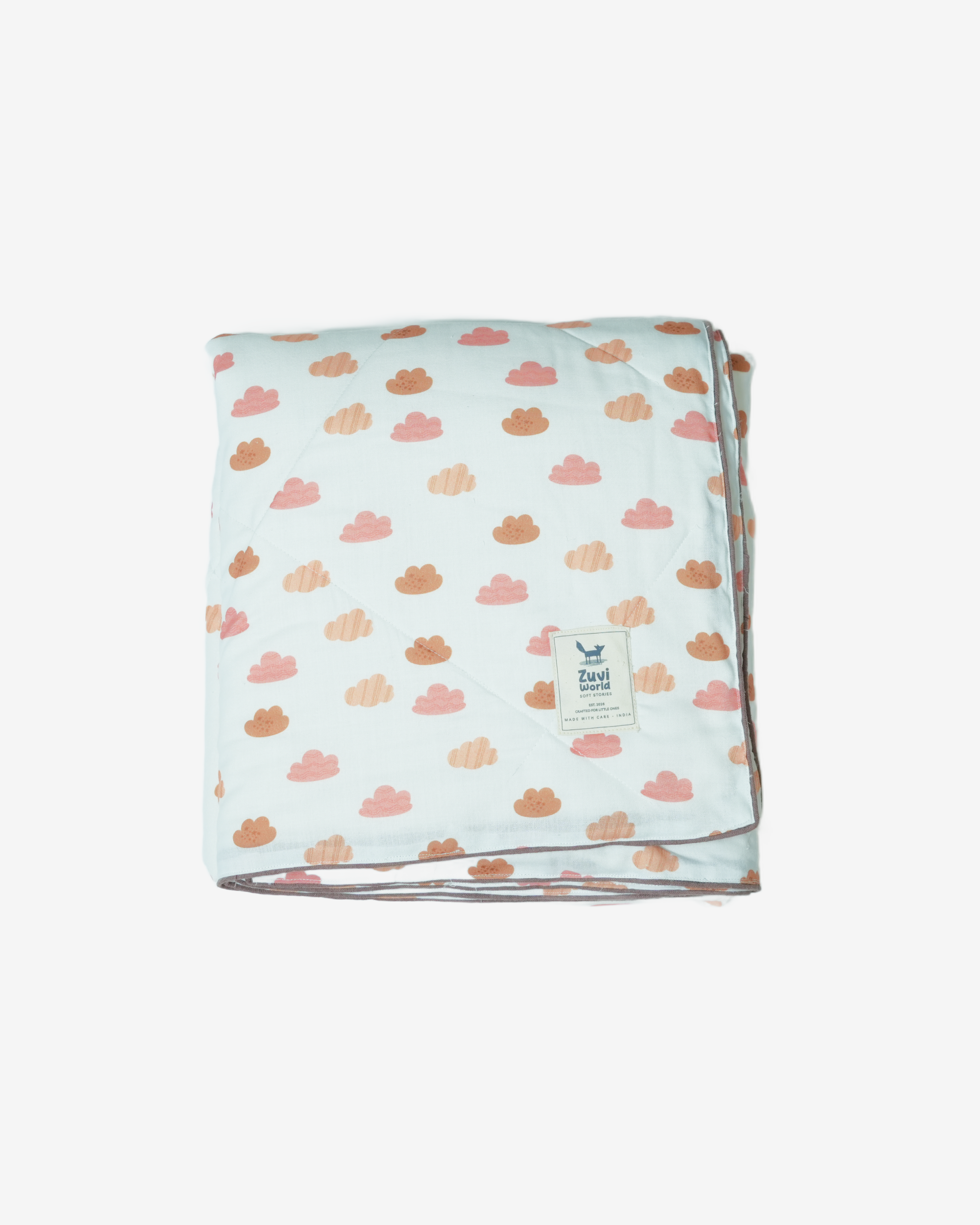 Drifting Cloud Swiss Cotton Quilt