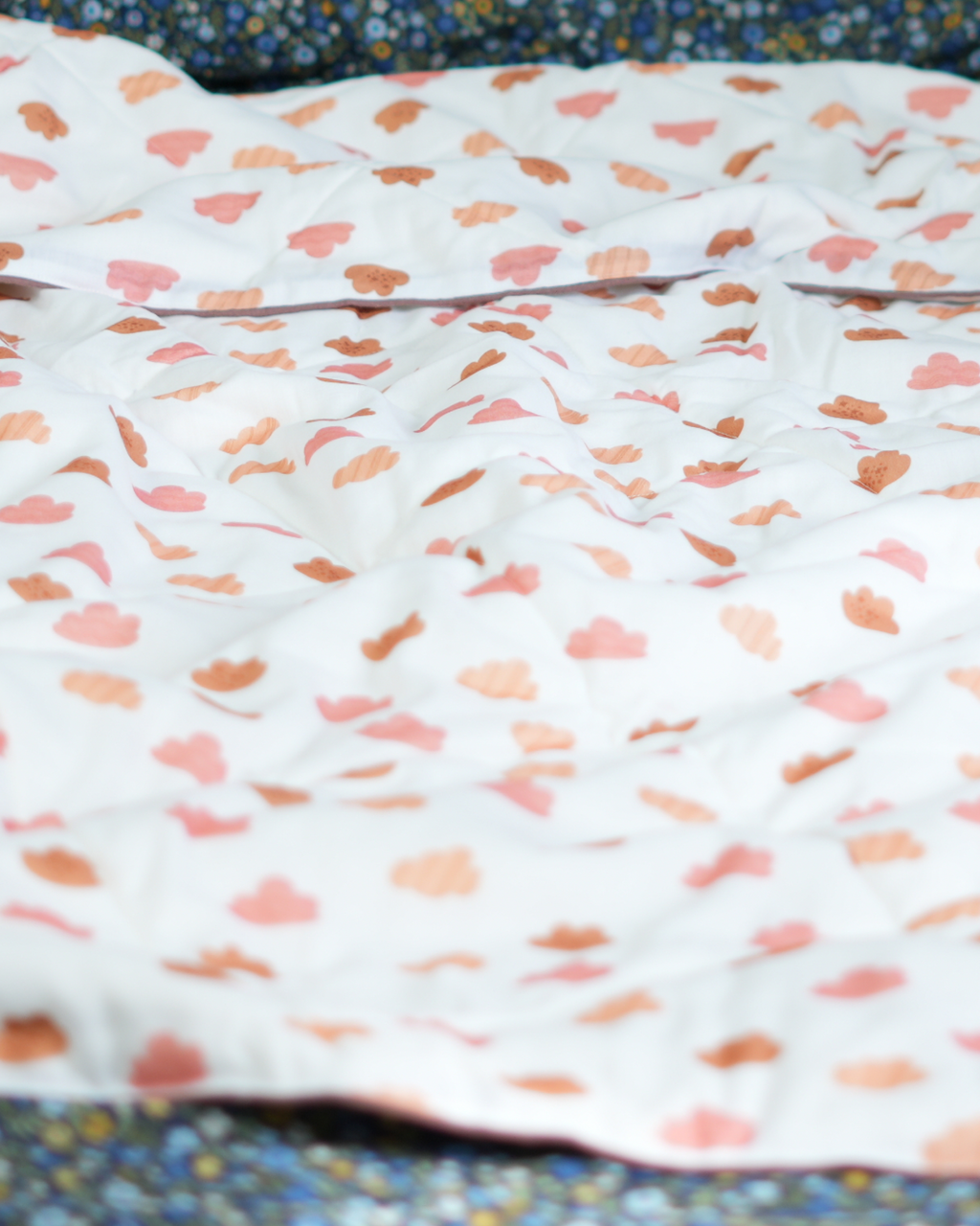 Drifting Cloud Swiss Cotton Quilt
